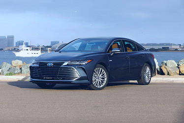 2022 Toyota Avalon Hybrid Prices, Reviews, and Pictures | Edmunds